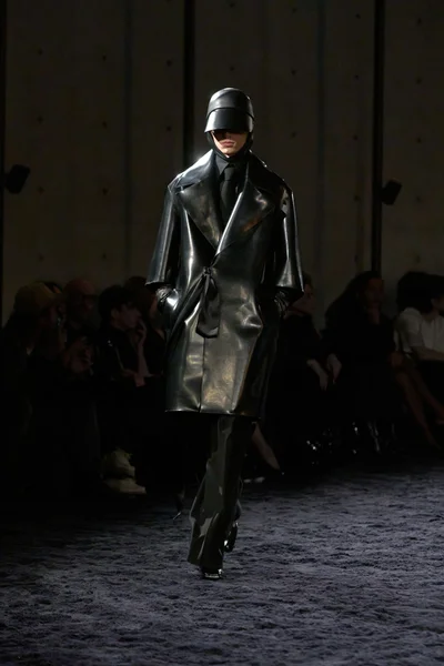 Look 9